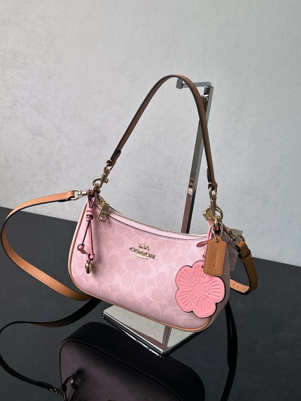 🌸Coach Pink Signature Shoulder Bag With Tea Rose Charm Crossbody Strap - Picture 9 of 10
